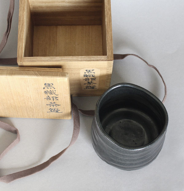 Zutsu Black Oribe Tea Bowl Momoyama GE